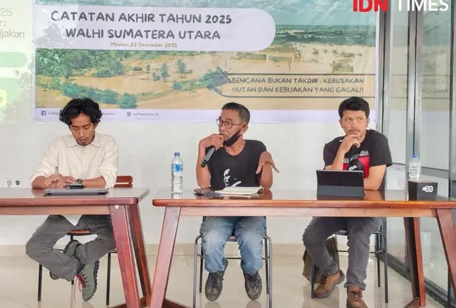 diskusi publik Walhi Sumut, terbitkan catatan akhir tahun soal bencana Sumatera (IDN Times/Eko Agus Herianto)