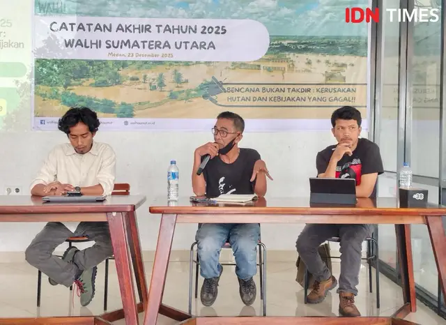 diskusi publik Walhi Sumut, terbitkan catatan akhir tahun soal bencana Sumatera (IDN Times/Eko Agus Herianto)